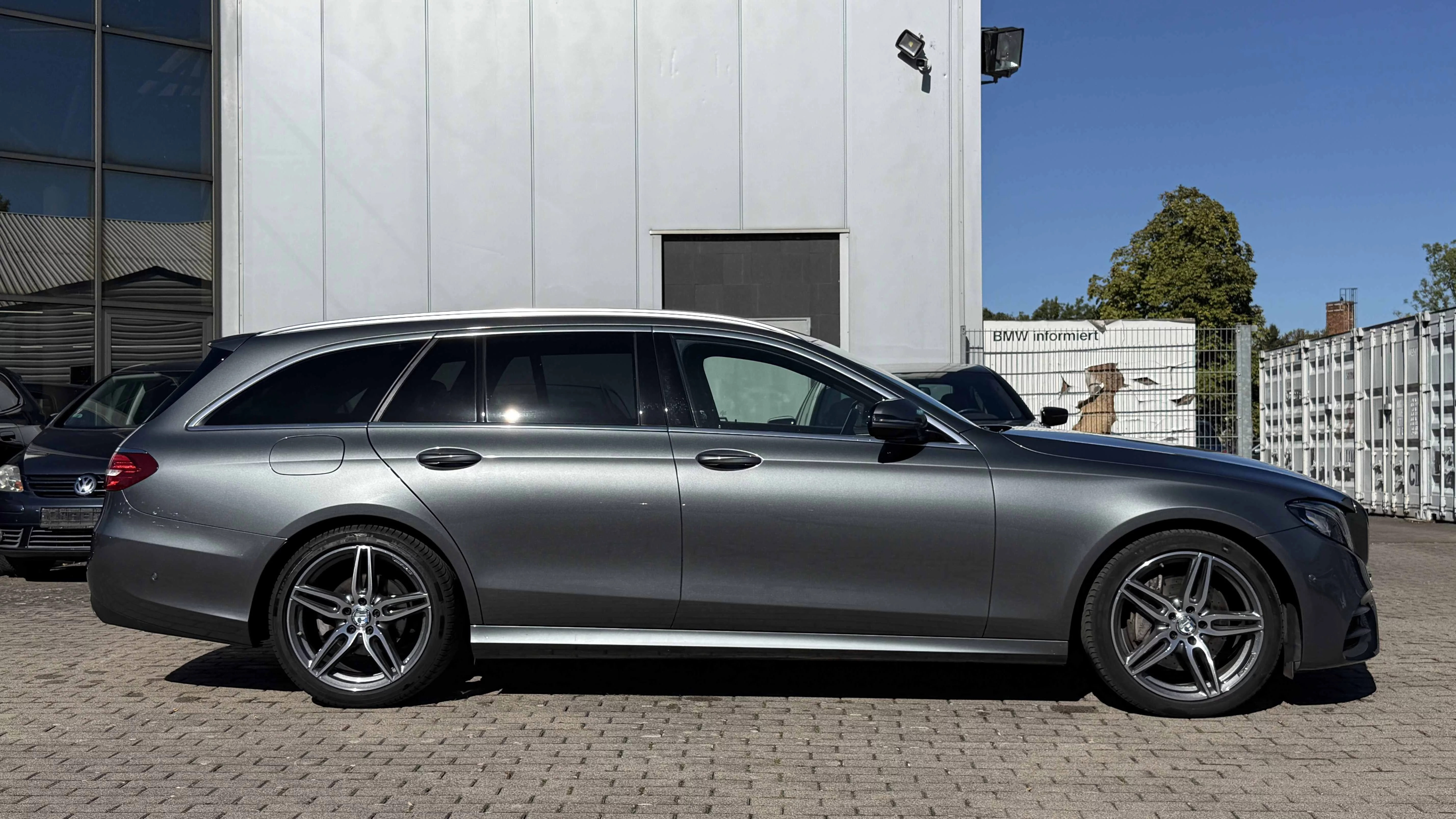 Mercedes E 250 T Model AMG Line LED Navi Kamera SHZ PDC Tempo