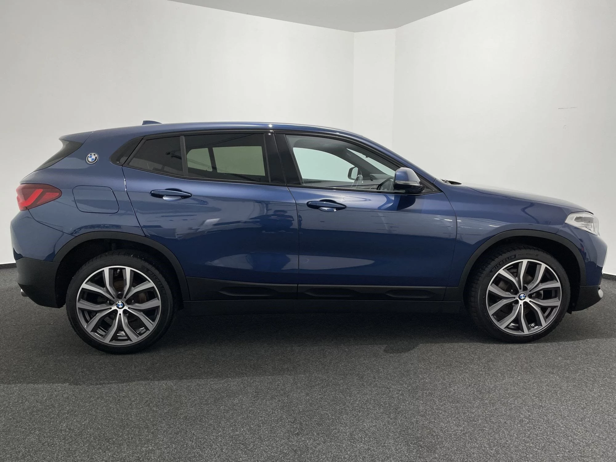 BMW X2 sDrive18d DAB LED Navi Tempomat Klimaaut.
