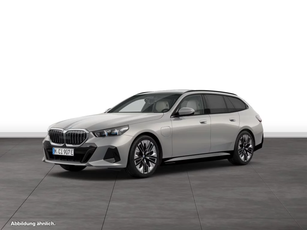 BMW 550e xDrive Touring