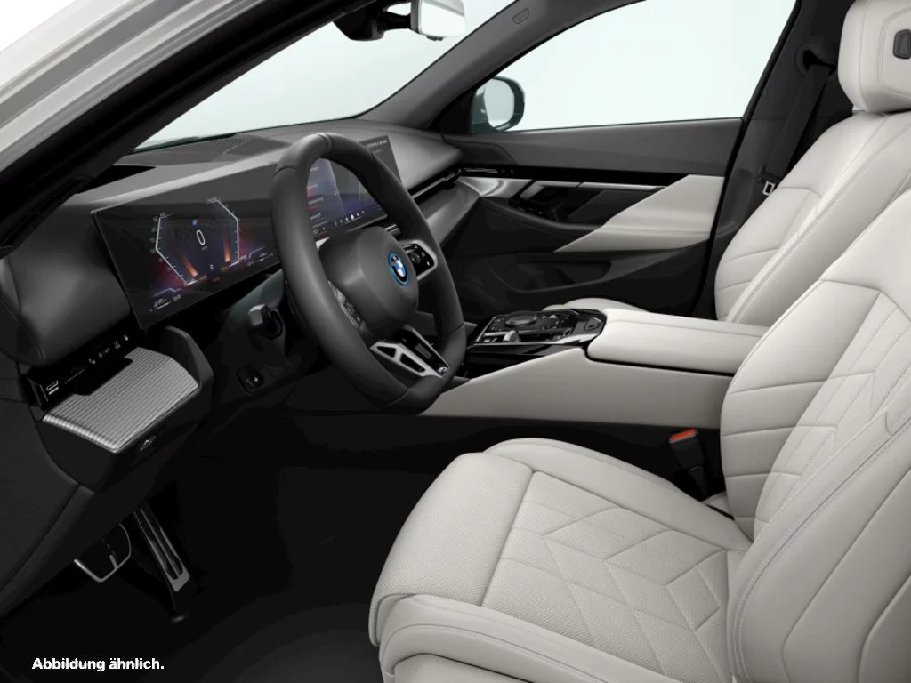 BMW 550e xDrive Touring