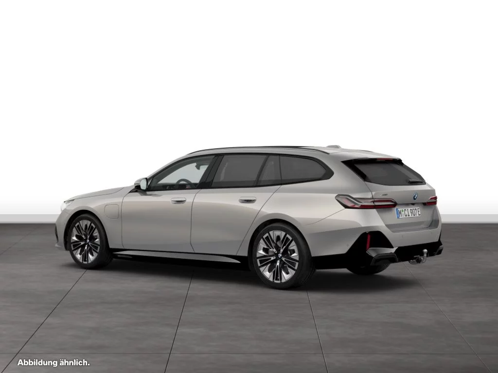 BMW 550e xDrive Touring
