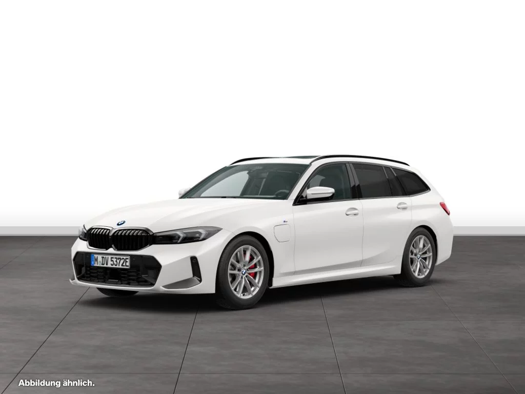 BMW 330e xDrive Touring
