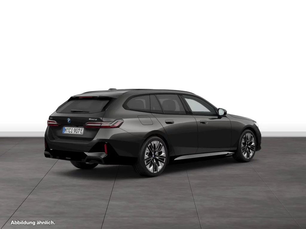 BMW 550e xDrive Touring