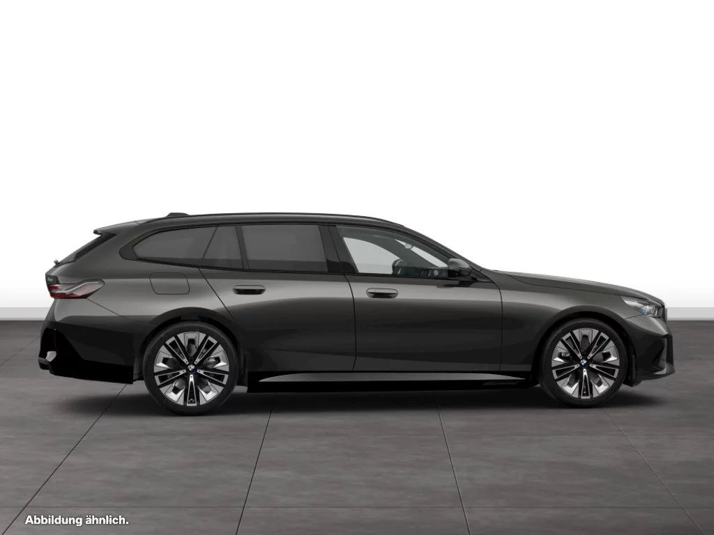 BMW 550e xDrive Touring