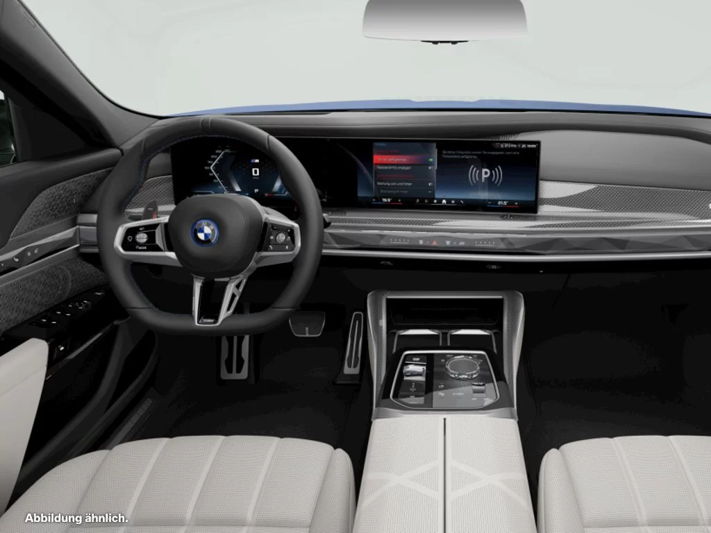 BMW M760e xDrive Limousine