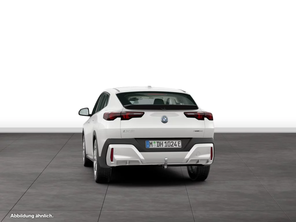 BMW iX2 xDrive30