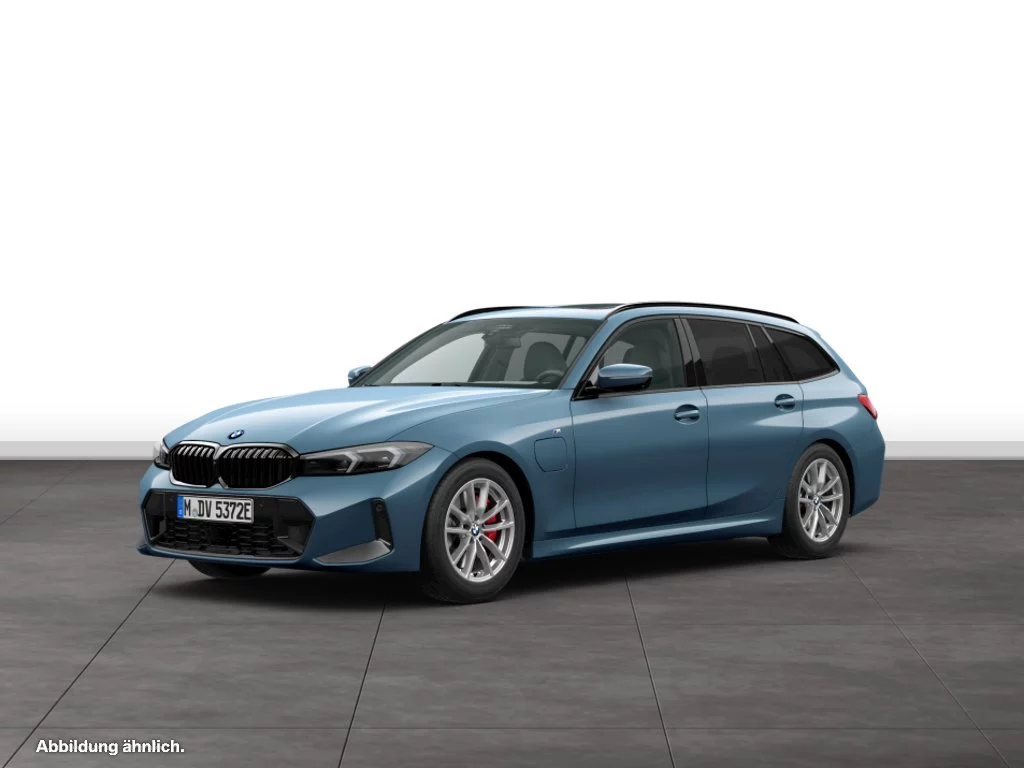 BMW 330e xDrive Touring
