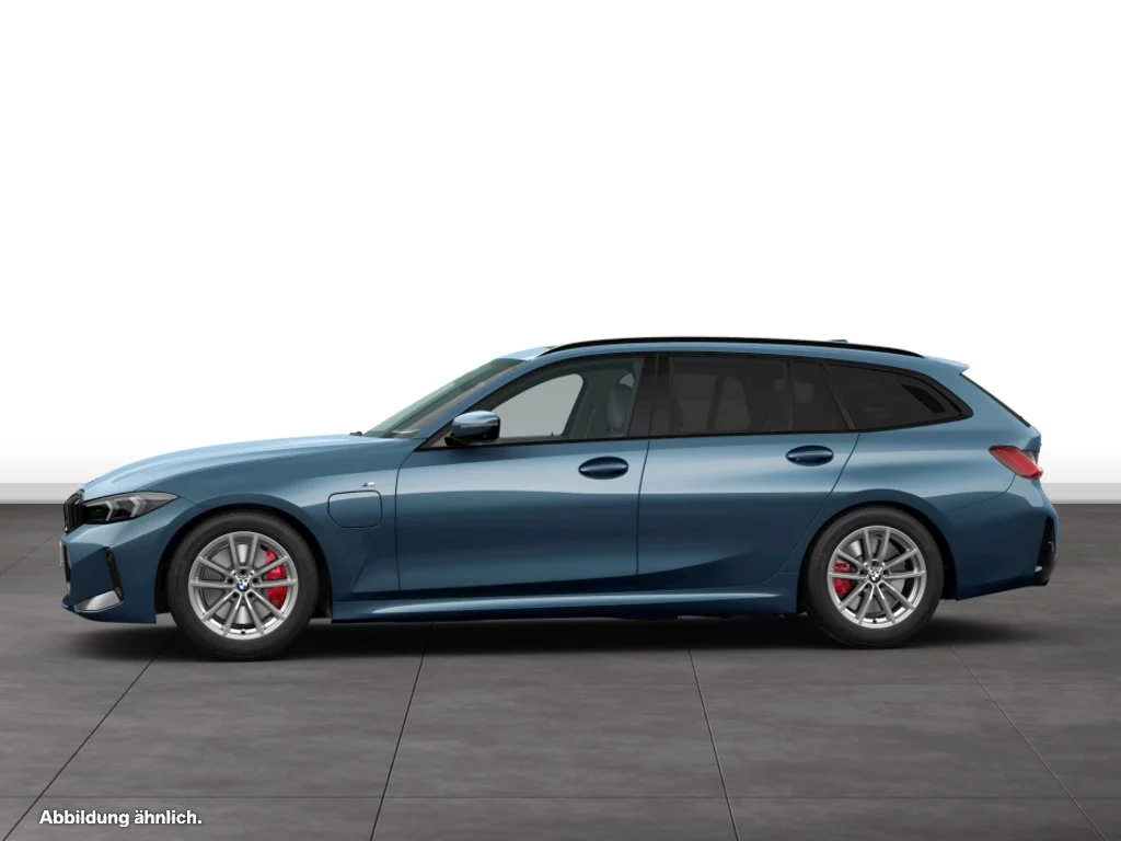 BMW 330e xDrive Touring