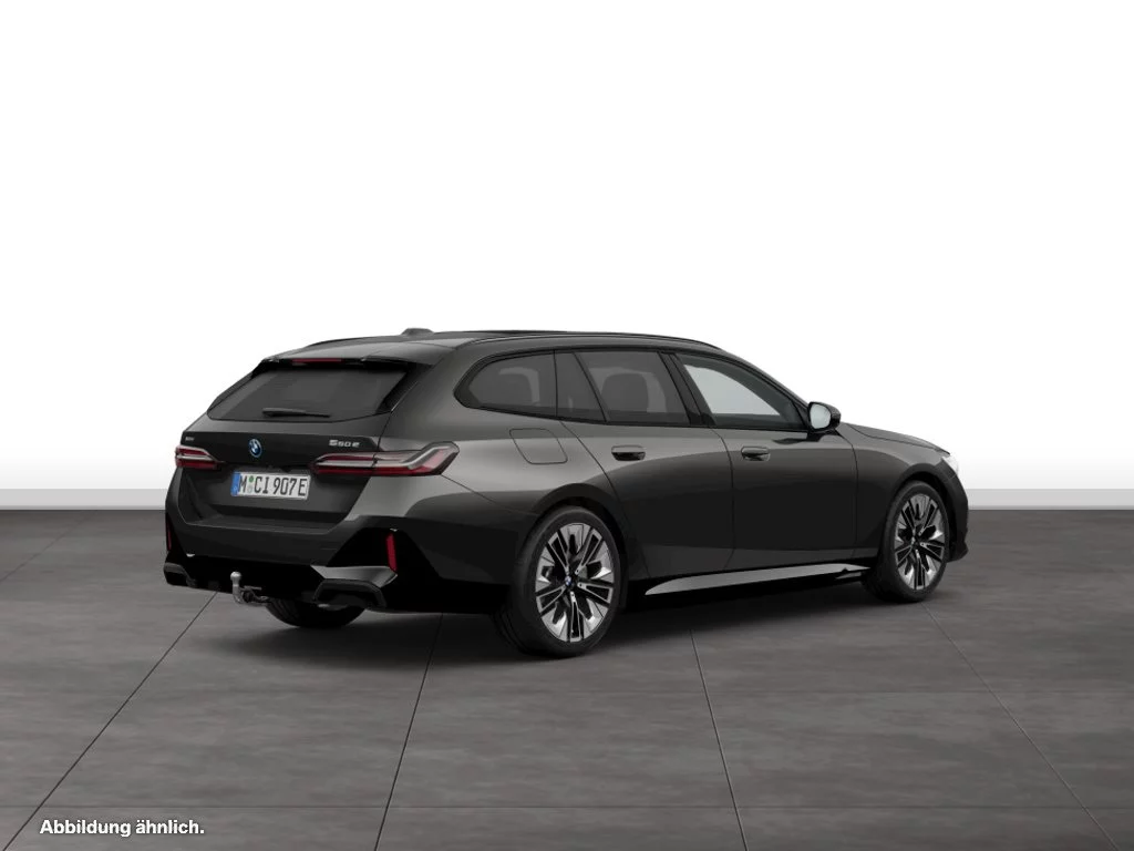 BMW 550e xDrive Touring