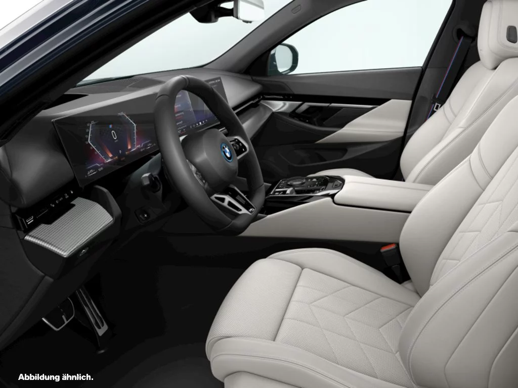 BMW 550e xDrive Touring