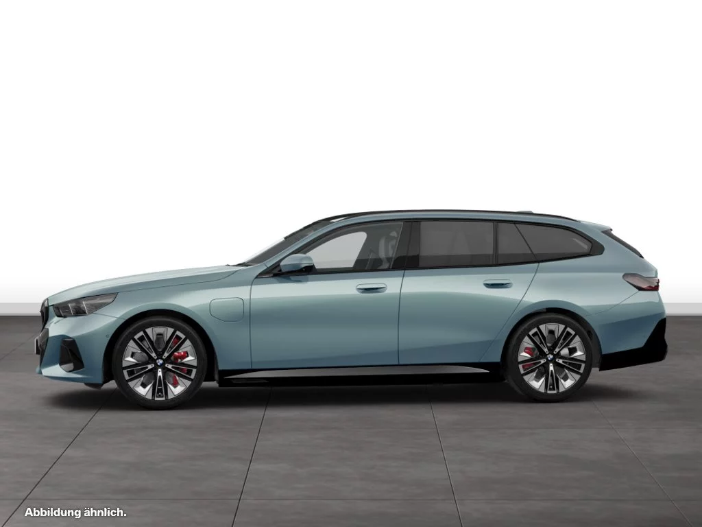 BMW 550e xDrive Touring