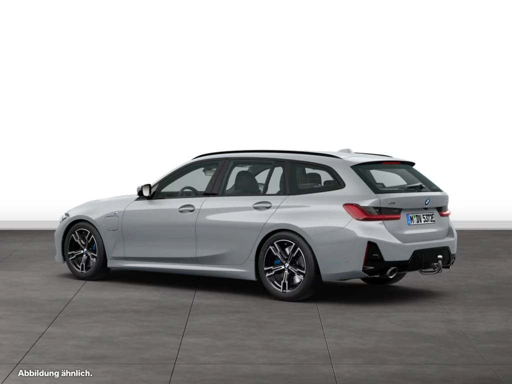 BMW 330e xDrive Touring