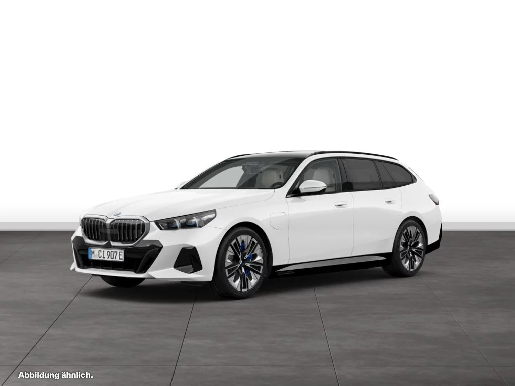 BMW 550e xDrive Touring