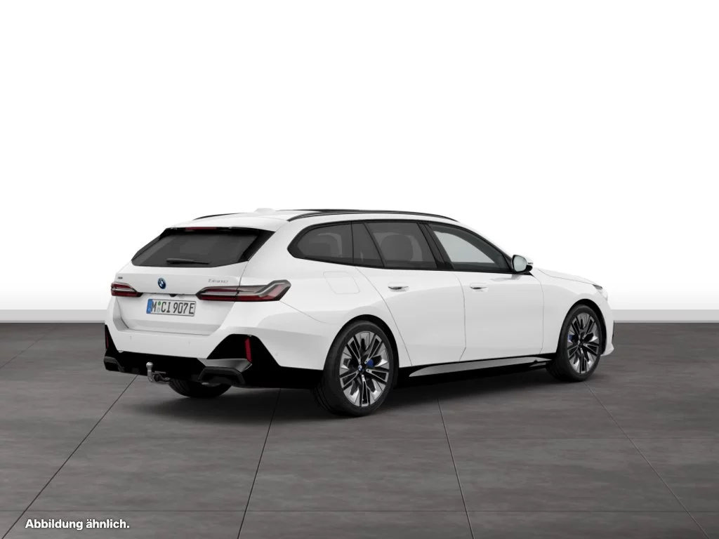 BMW 550e xDrive Touring