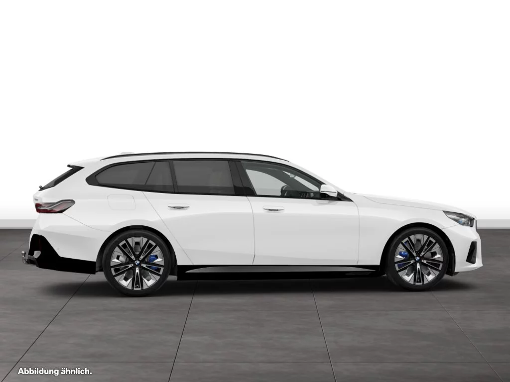 BMW 550e xDrive Touring