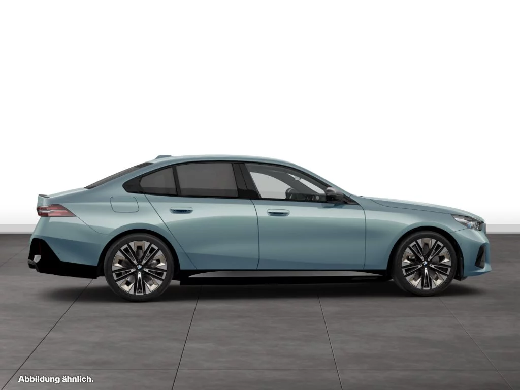 BMW 550e xDrive Limousine