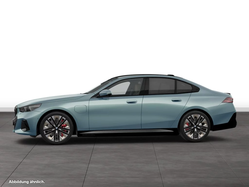 BMW 550e xDrive Limousine