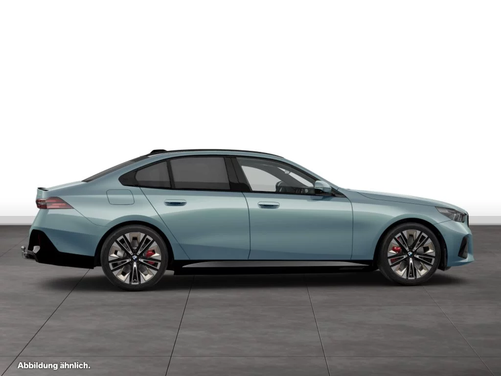 BMW 550e xDrive Limousine