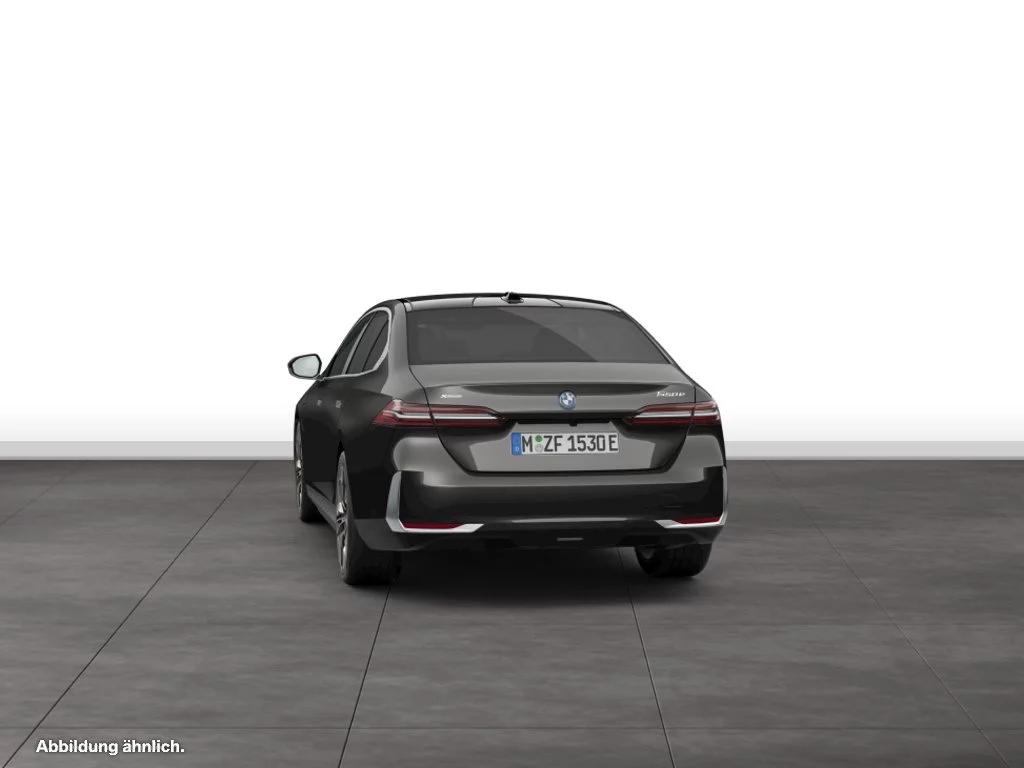 BMW 550e xDrive Limousine