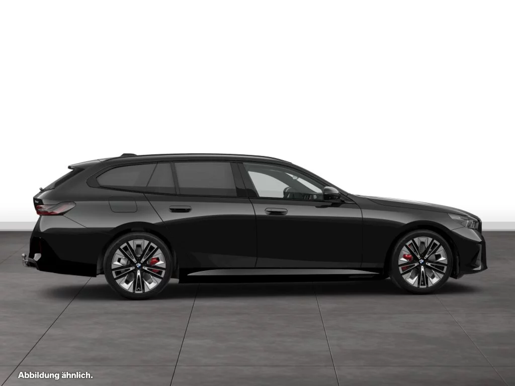 BMW 550e xDrive Touring