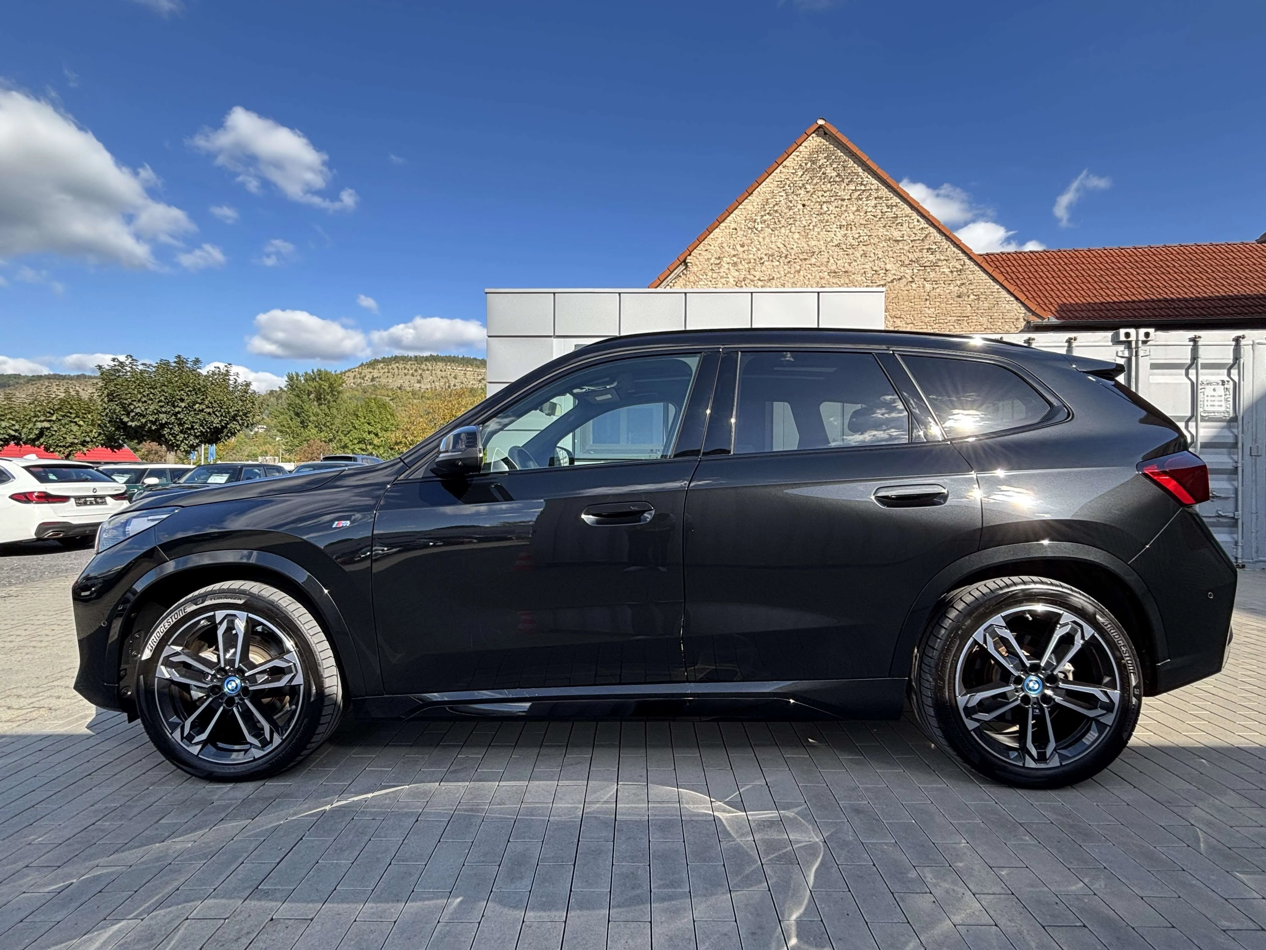BMW iX1 xDrive30 ///M Sport LED LC Prof HUD 360° Pano SHZ PDC Tempo