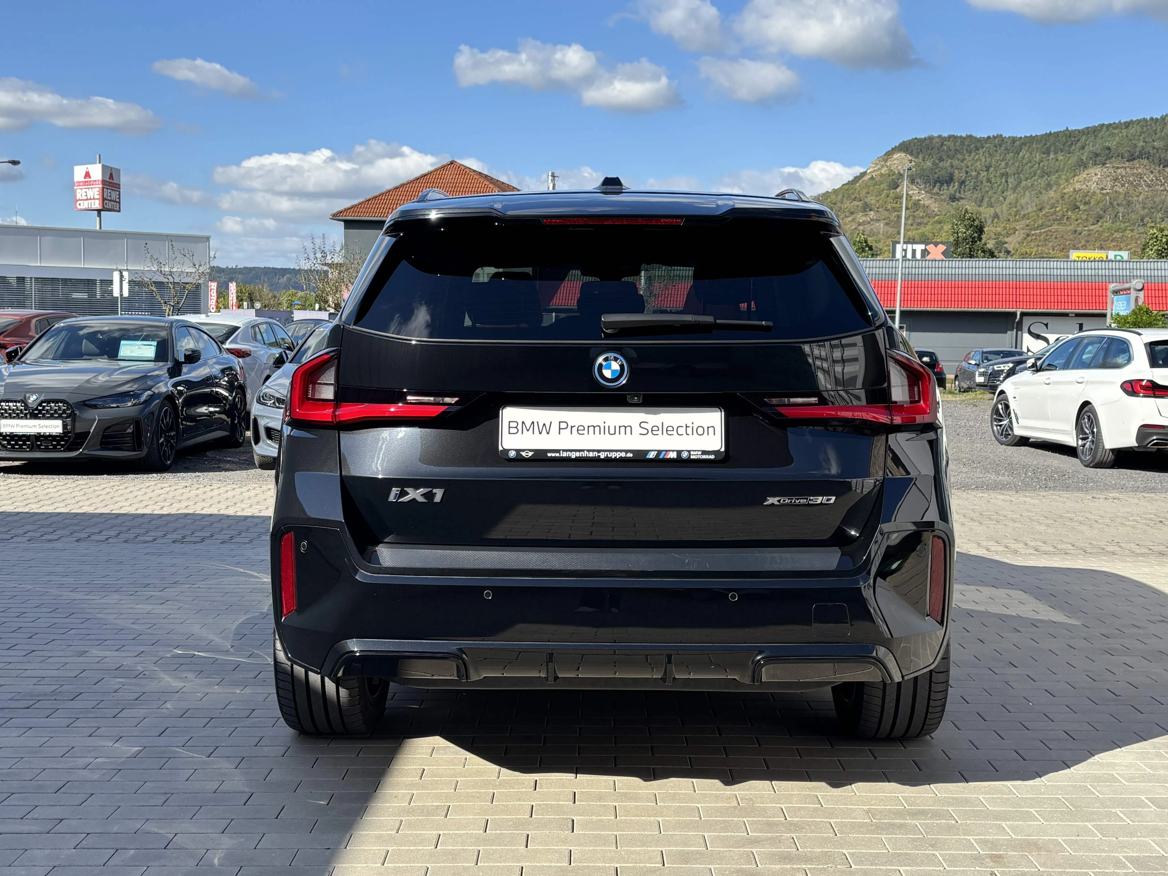 BMW iX1 xDrive30 ///M Sport LED LC Prof HUD 360° Pano SHZ PDC Tempo