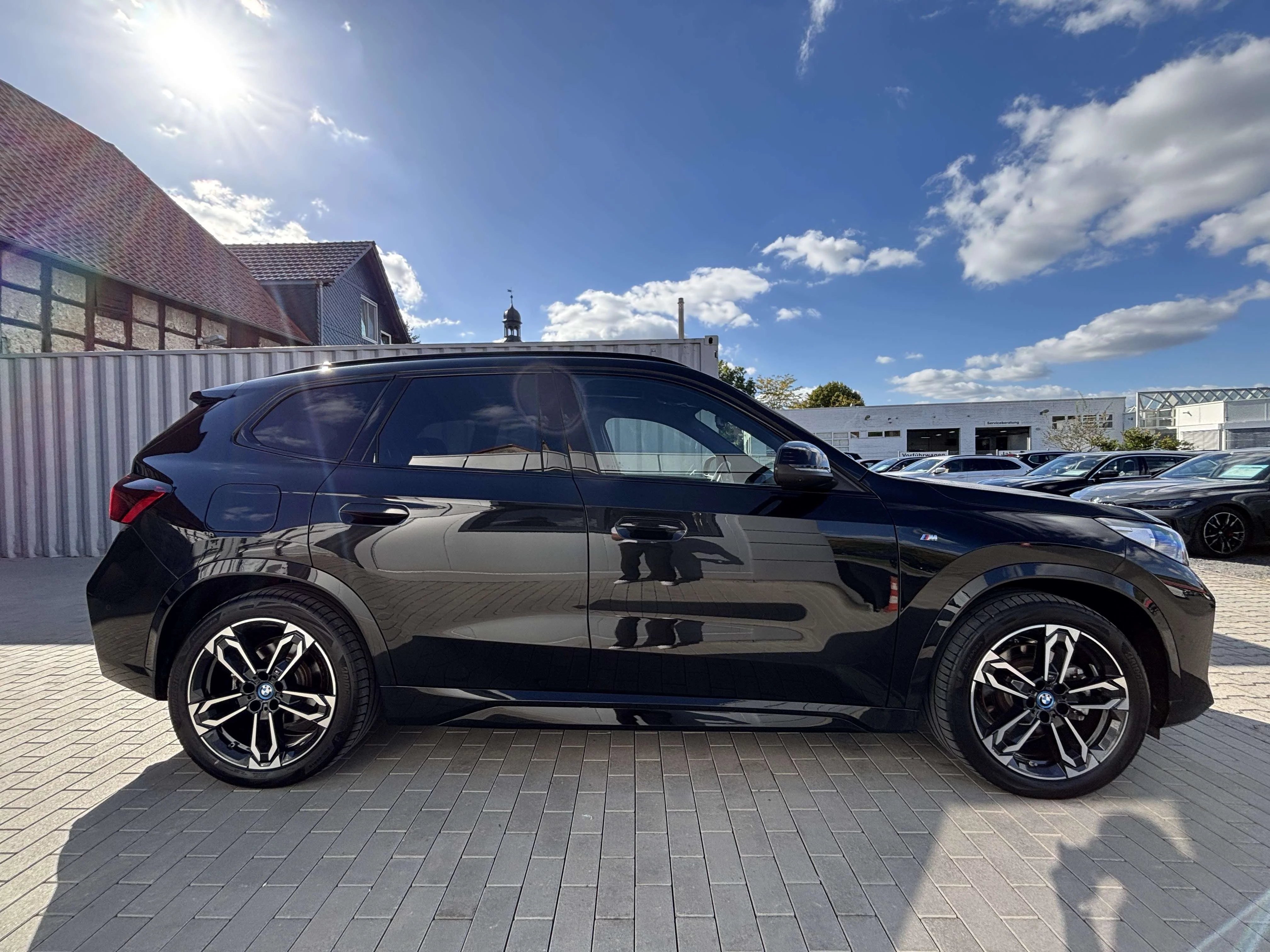 BMW iX1 xDrive30 ///M Sport LED LC Prof HUD 360° Pano SHZ PDC Tempo
