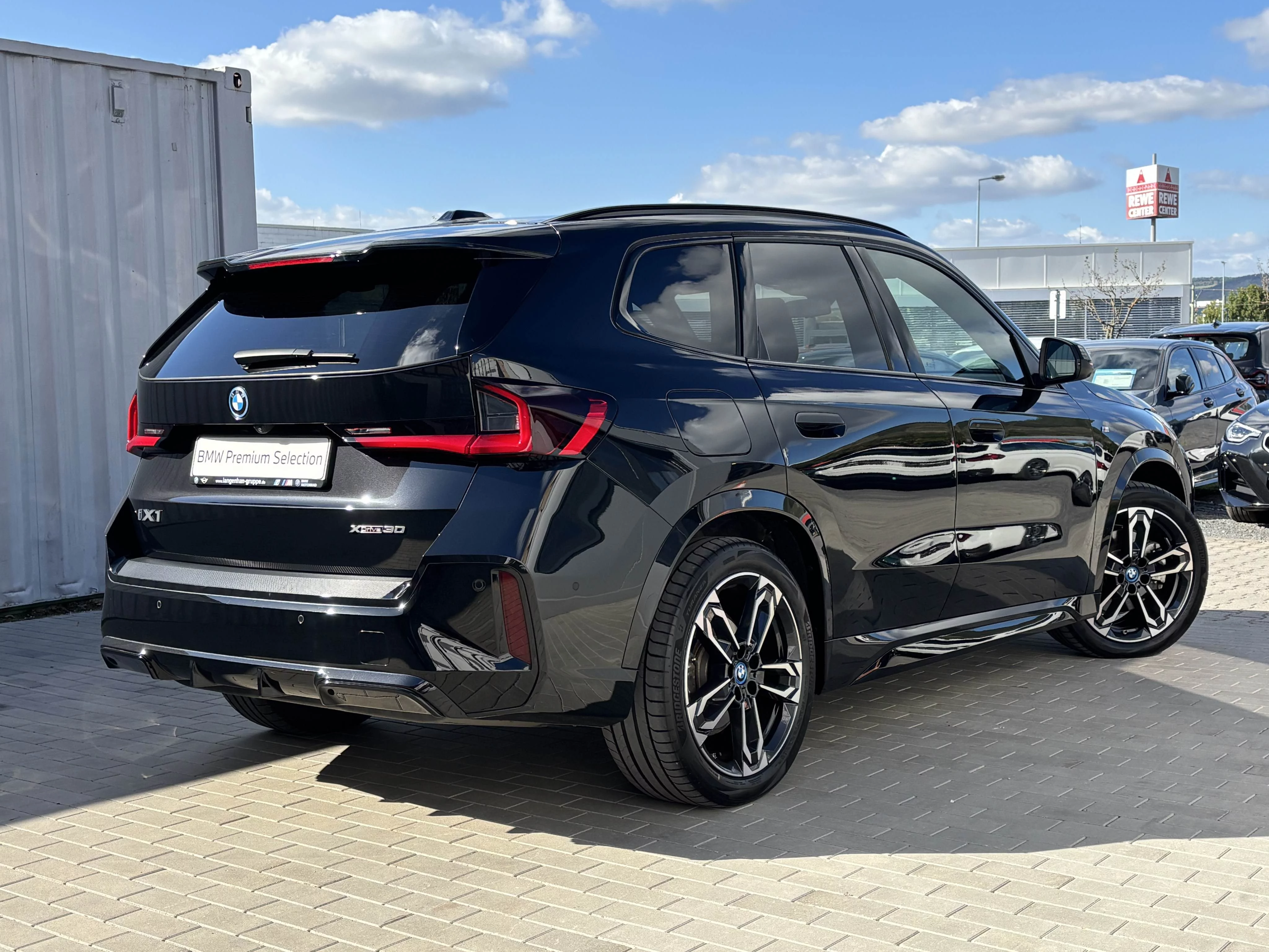 BMW iX1 xDrive30 ///M Sport LED LC Prof HUD 360° Pano SHZ PDC Tempo