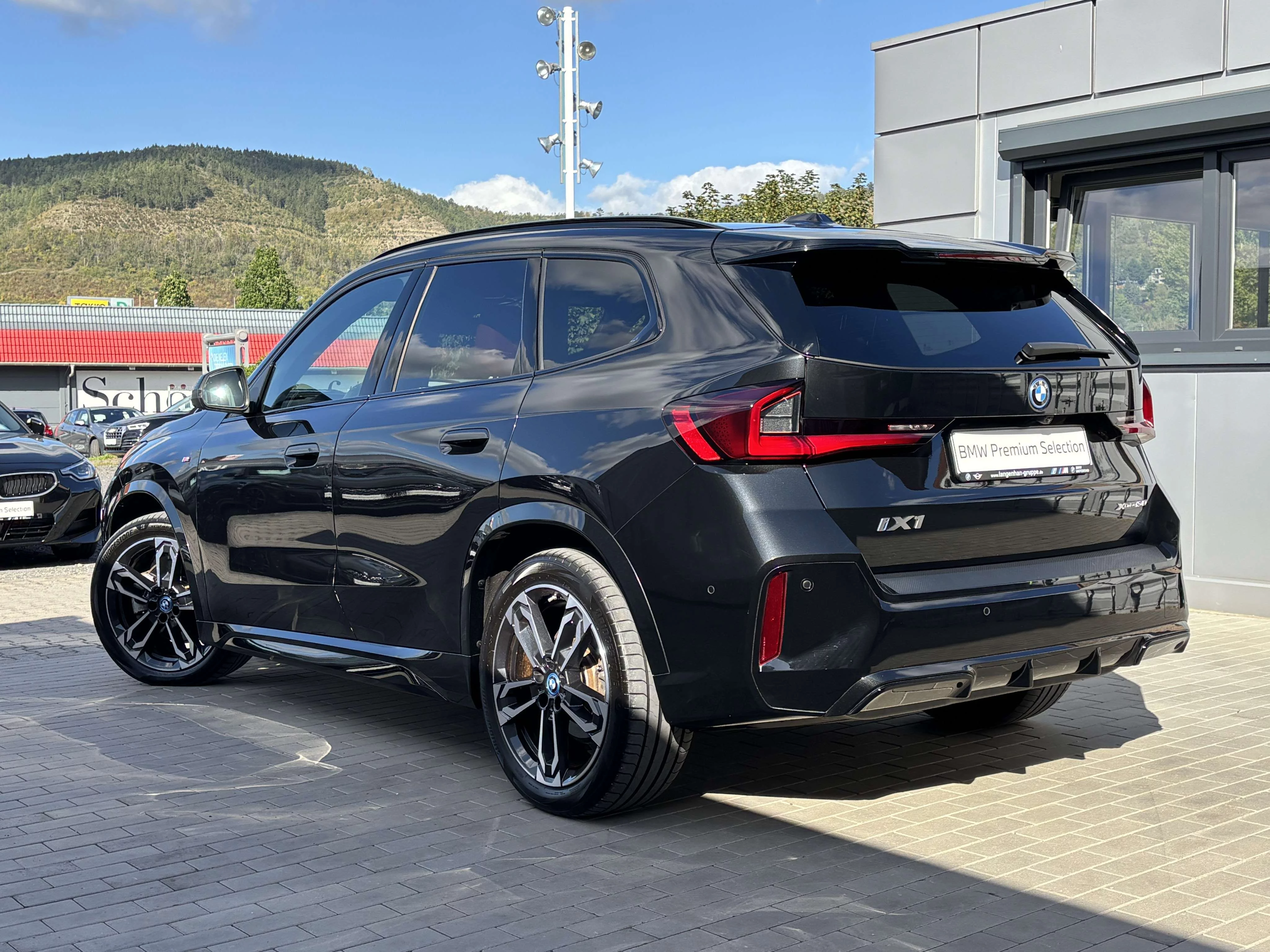 BMW iX1 xDrive30 ///M Sport LED LC Prof HUD 360° Pano SHZ PDC Tempo