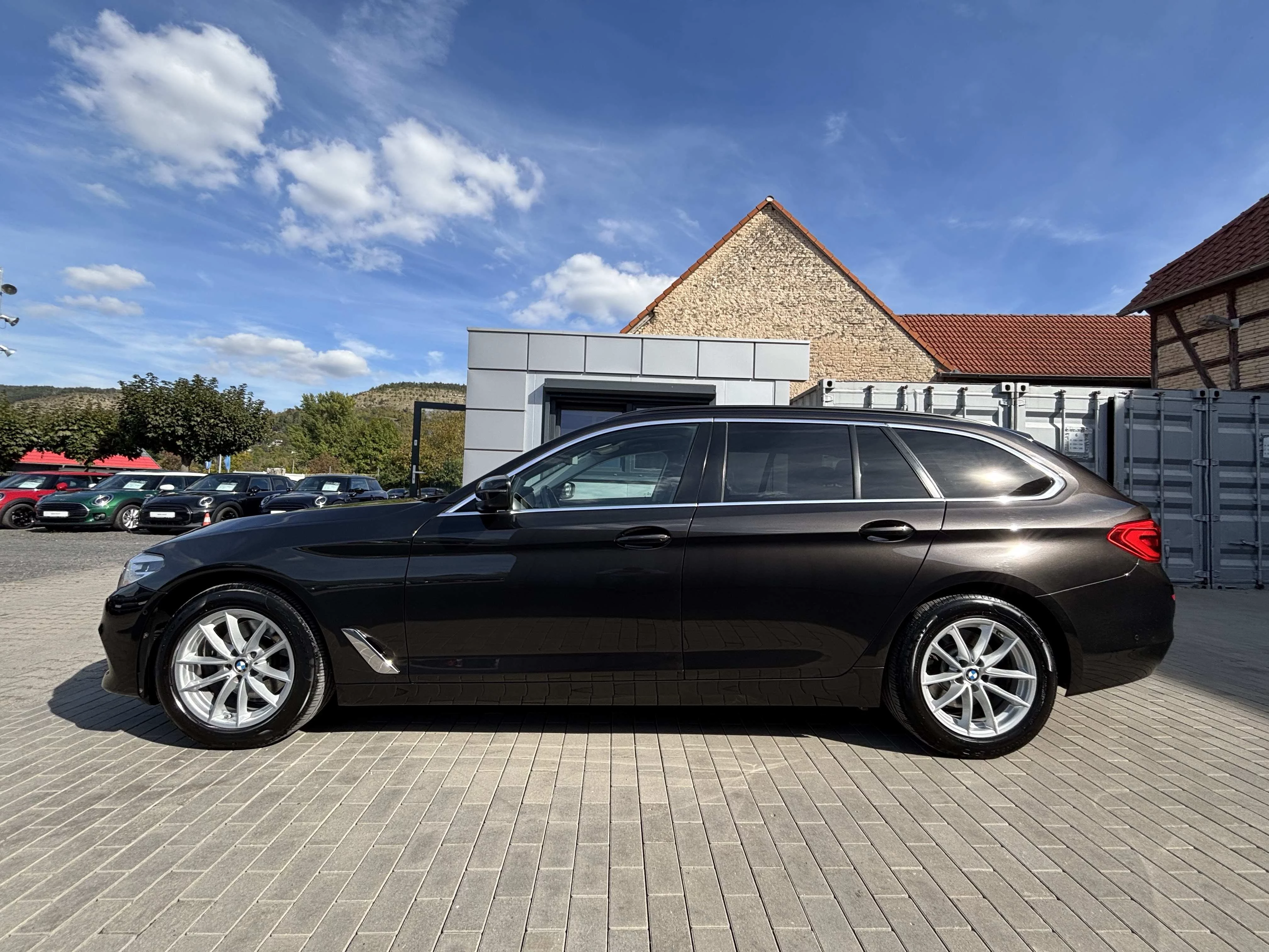 BMW 520d xDrive LED Navi HUD Kamera LRH SHZ PDC TempoStandhzg.