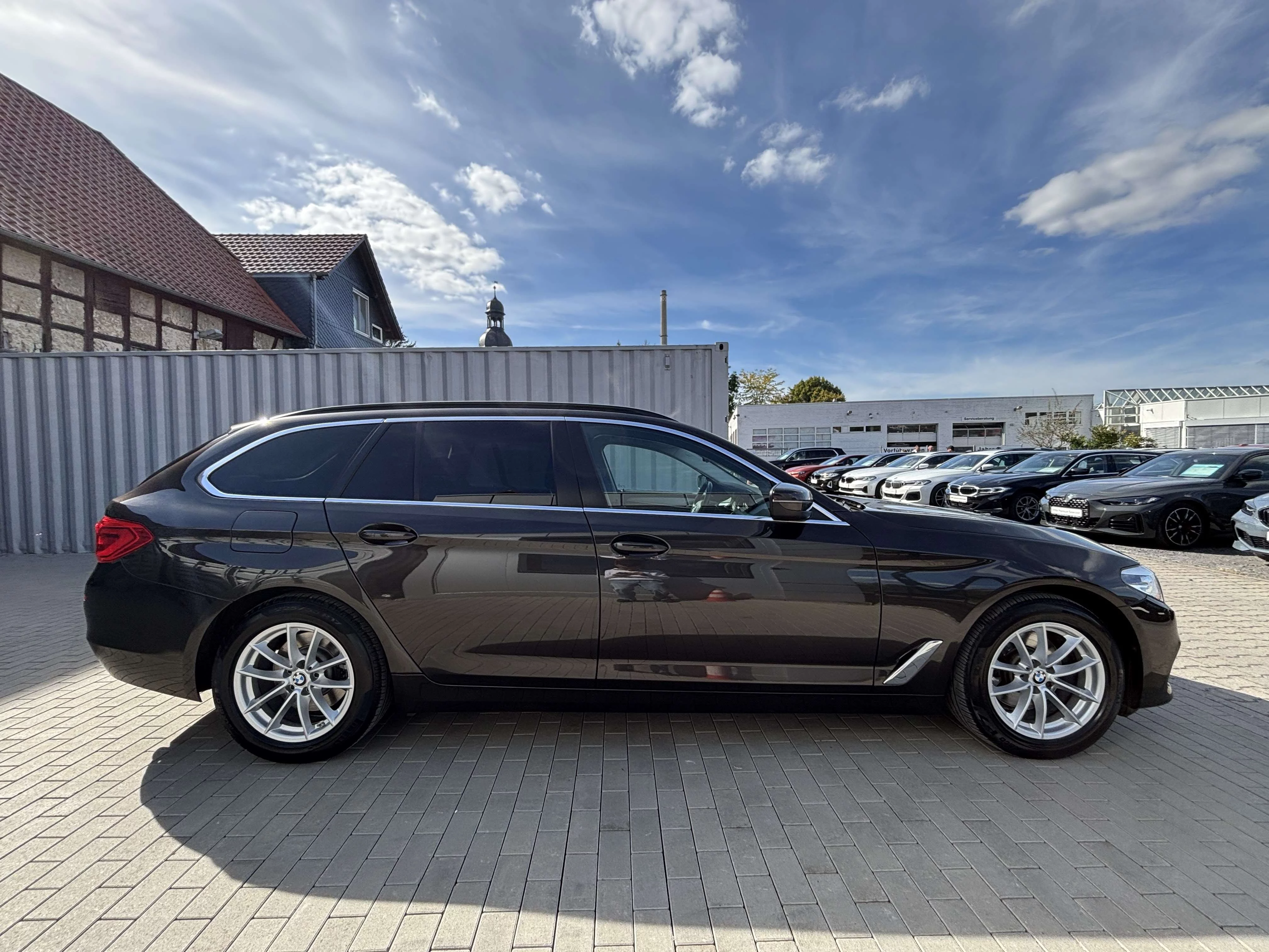 BMW 520d xDrive LED Navi HUD Kamera LRH SHZ PDC TempoStandhzg.