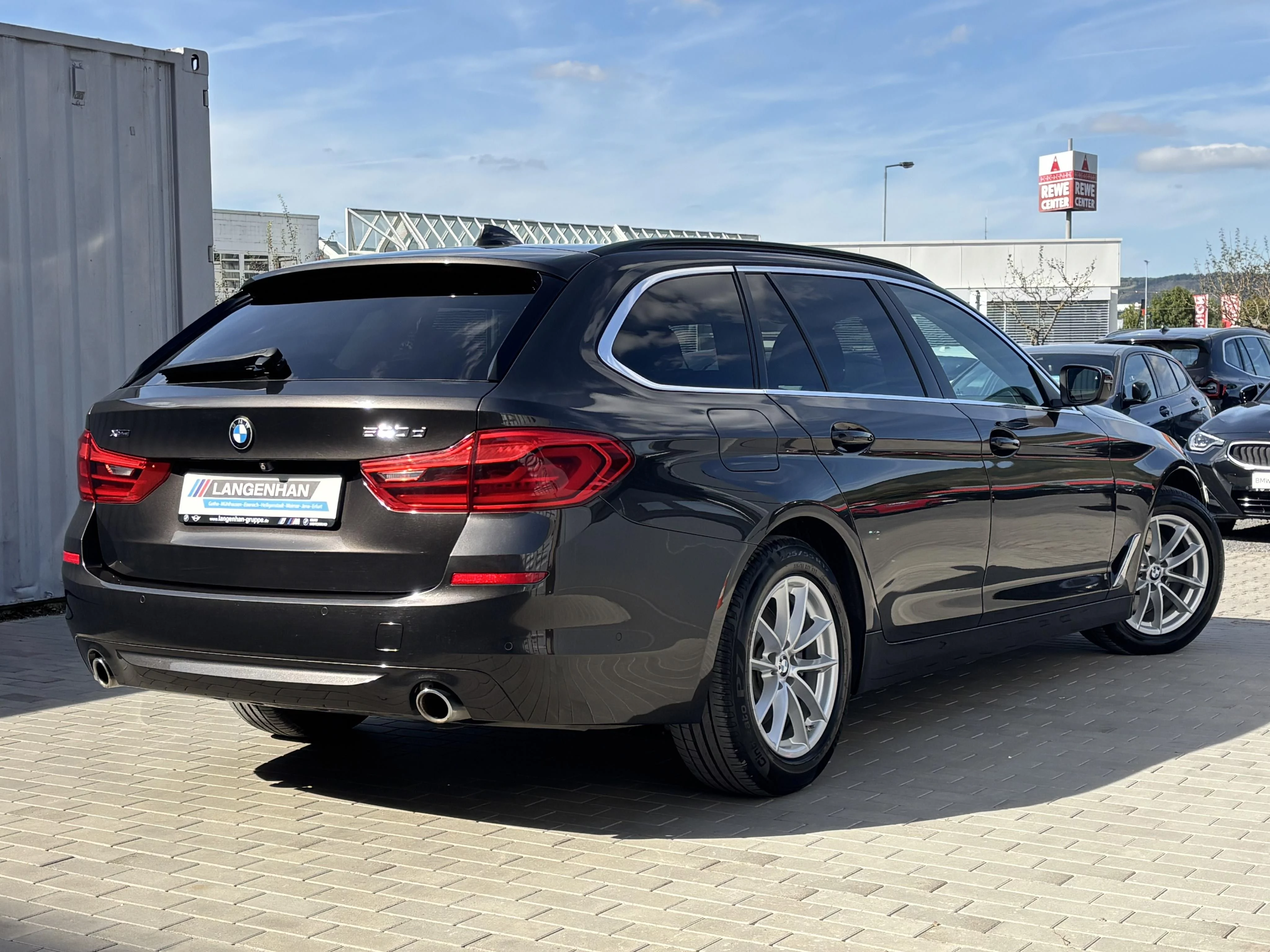 BMW 520d xDrive LED Navi HUD Kamera LRH SHZ PDC TempoStandhzg.