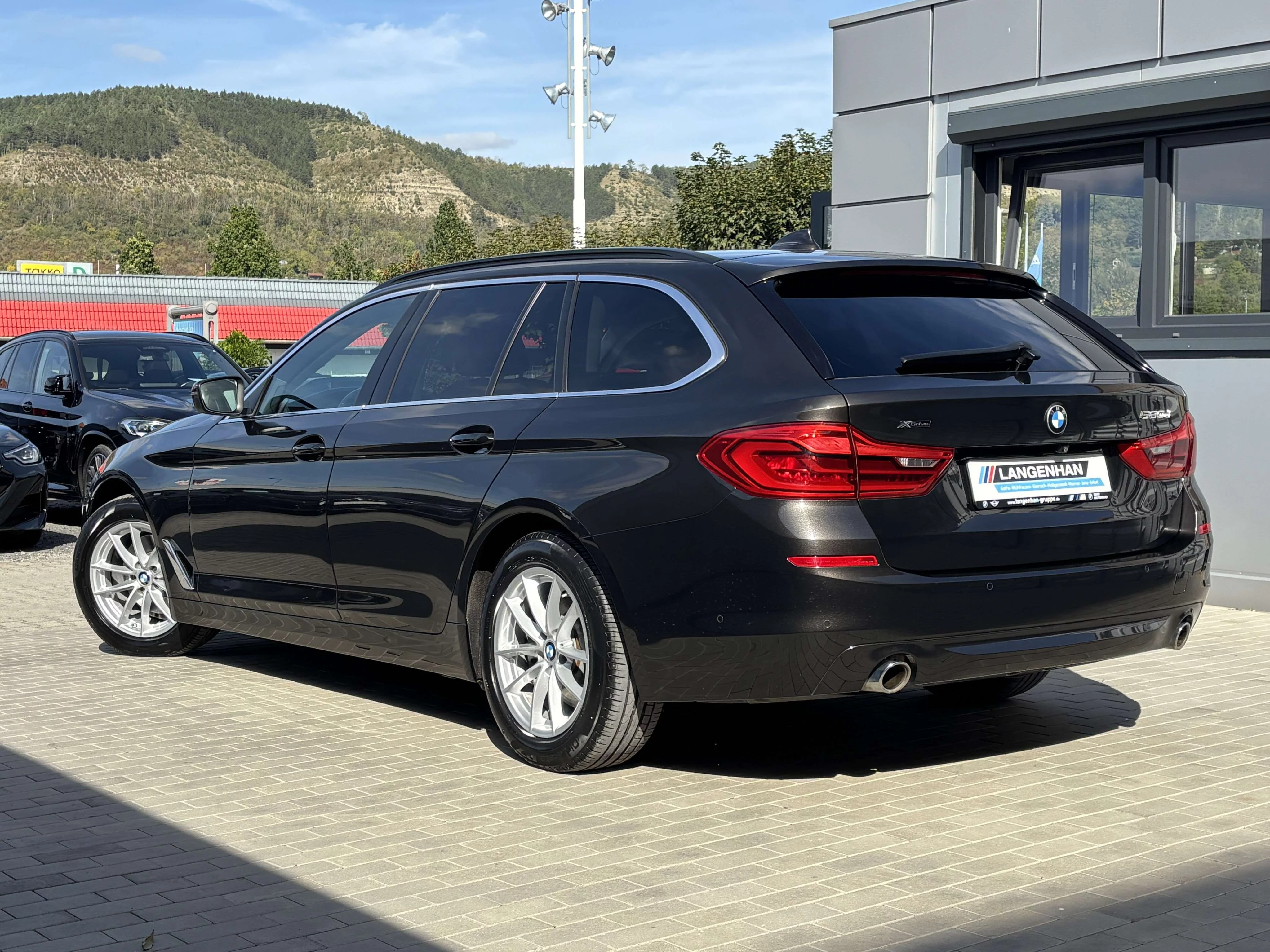 BMW 520d xDrive LED Navi HUD Kamera LRH SHZ PDC TempoStandhzg.