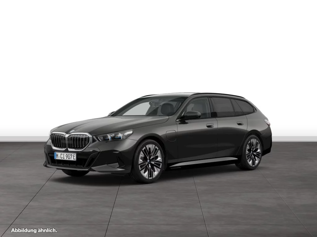 BMW 550e xDrive Touring
