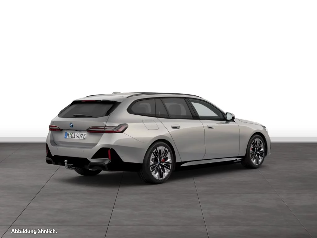 BMW 550e xDrive Touring