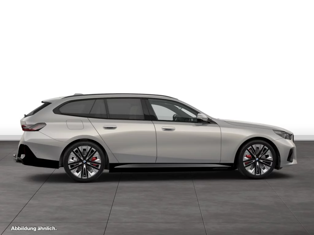 BMW 550e xDrive Touring