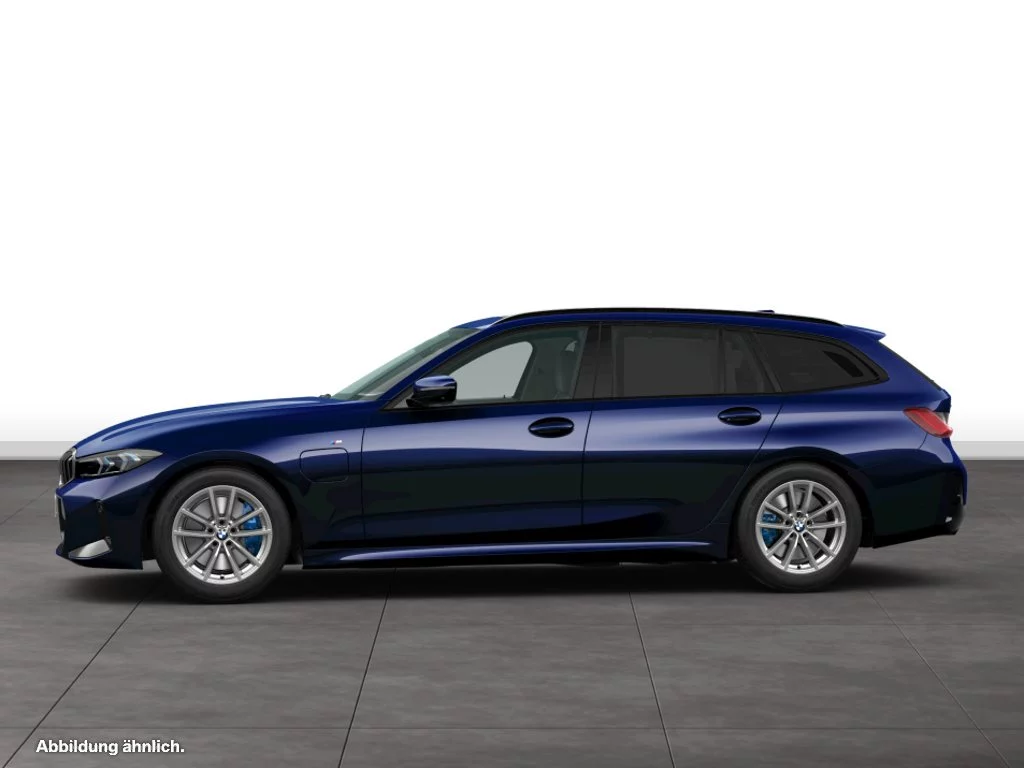BMW 330e xDrive Touring