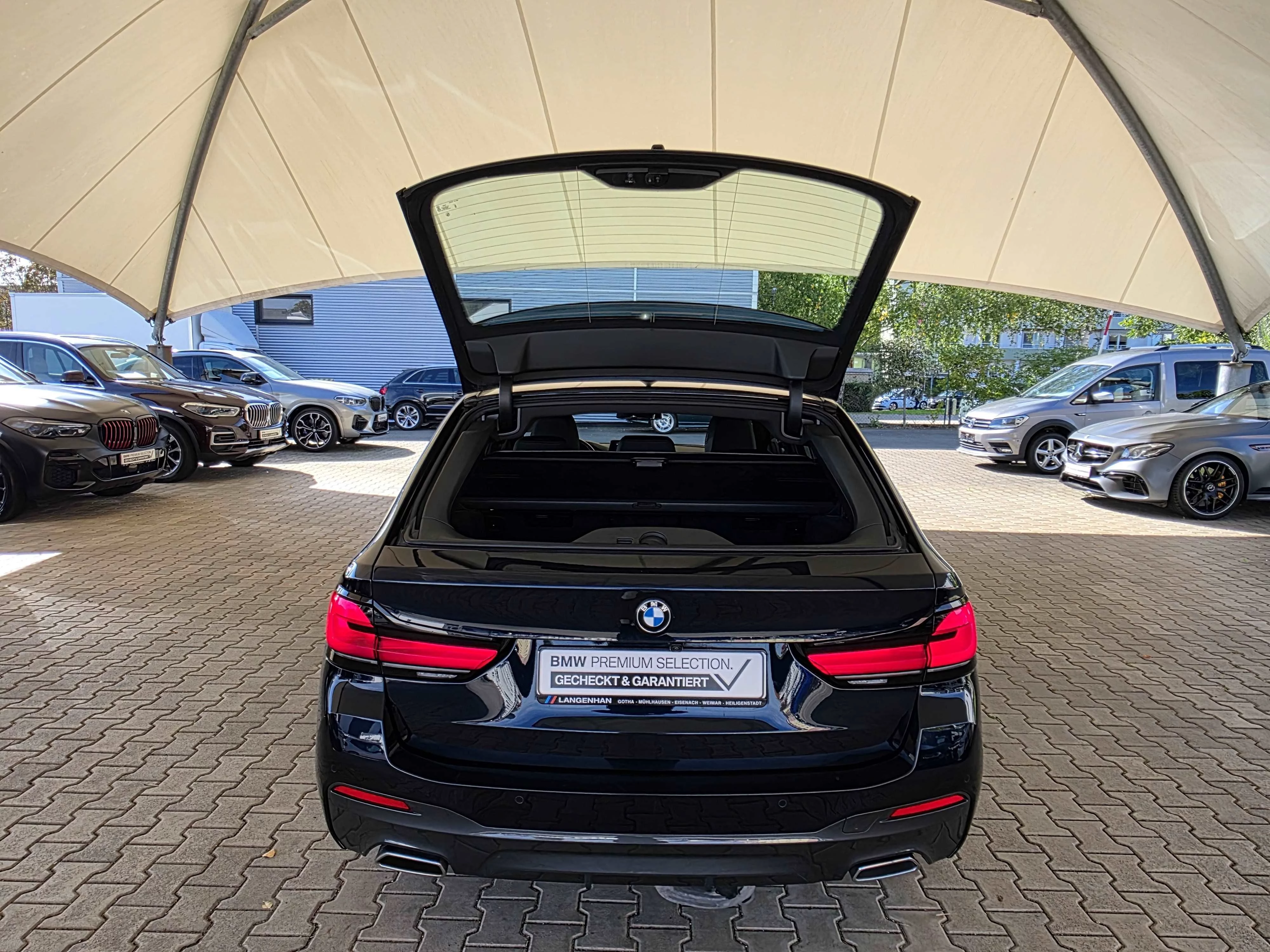 BMW 540i xDrive ///M Sport Laser LC Prof HUD AHK Kamera SHZ PDC Tempo – Fahrzeugansicht 25