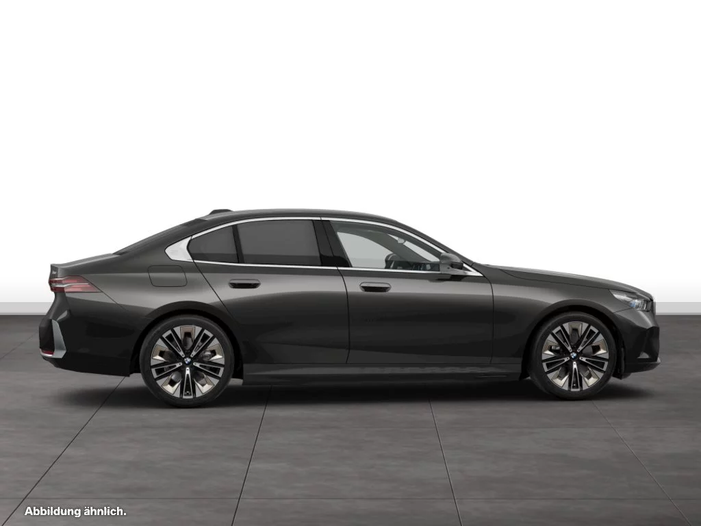 BMW 550e xDrive Limousine