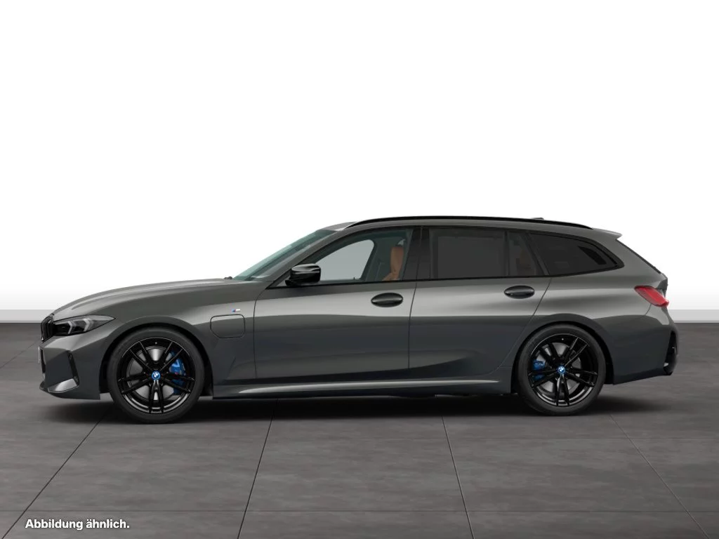 BMW 330e xDrive Touring