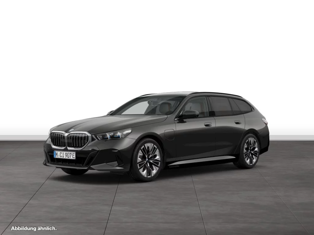 BMW 550e xDrive Touring
