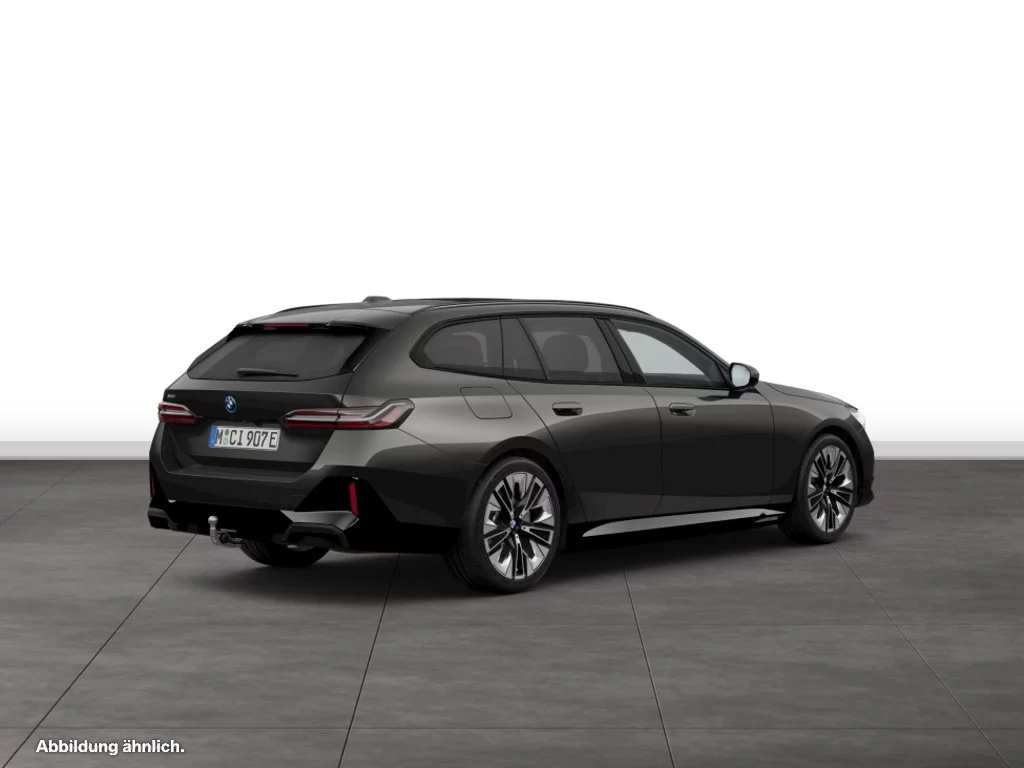 BMW 550e xDrive Touring