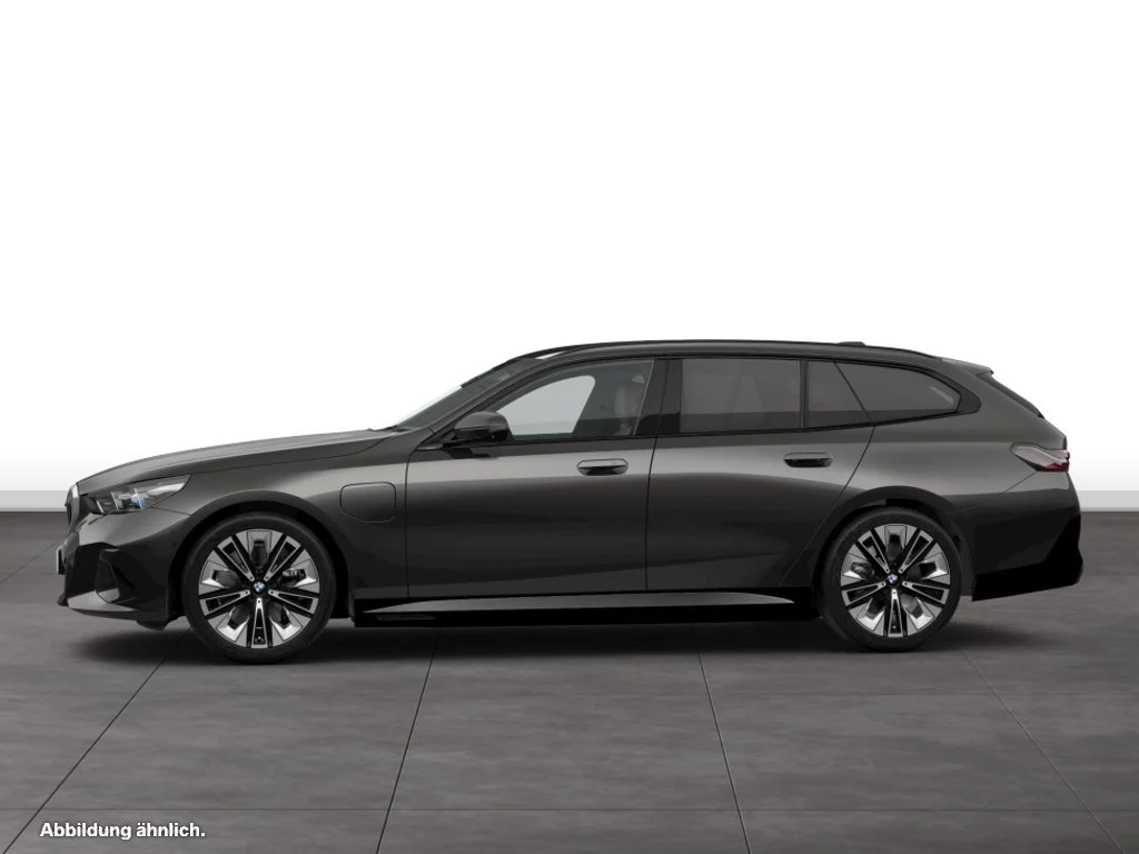 BMW 550e xDrive Touring