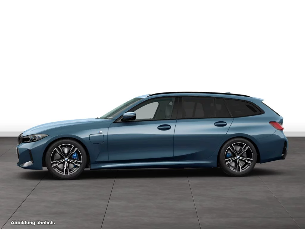 BMW 330e xDrive Touring
