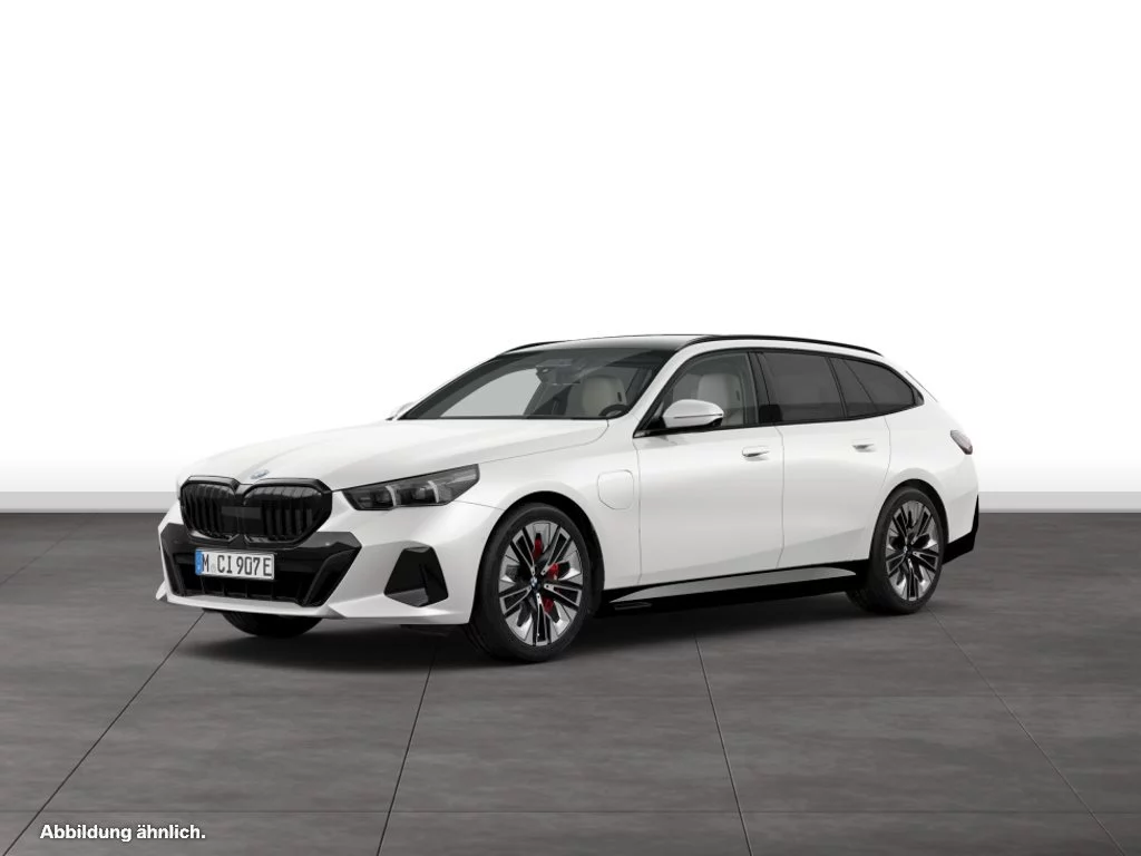 BMW 550e xDrive Touring