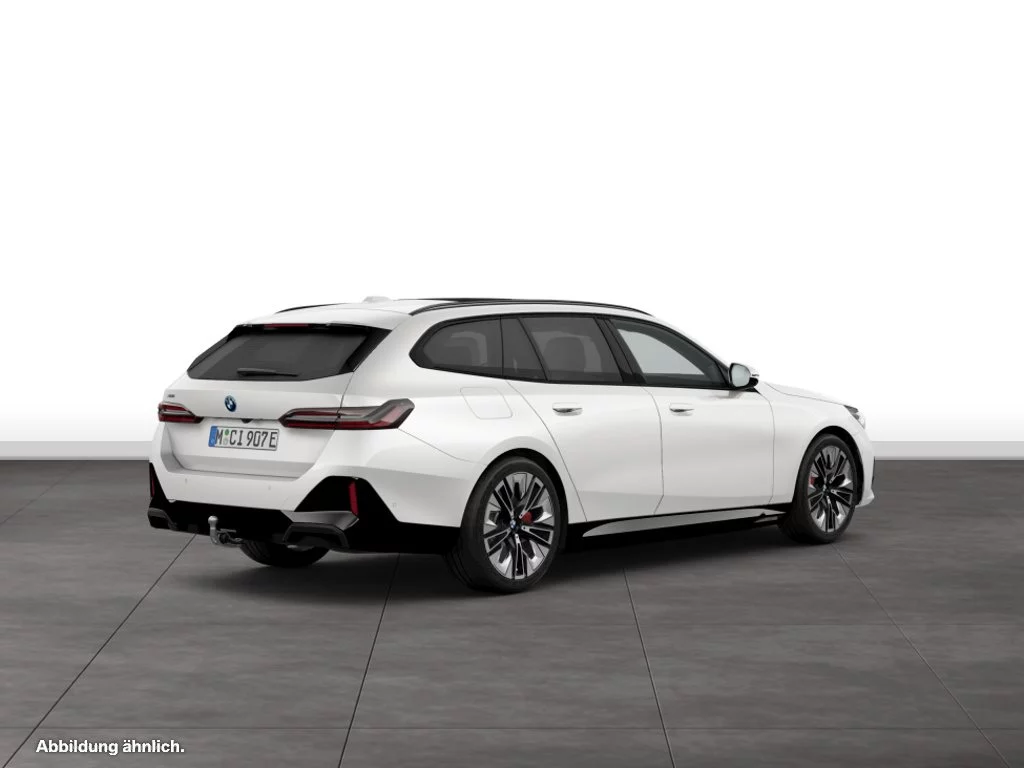 BMW 550e xDrive Touring
