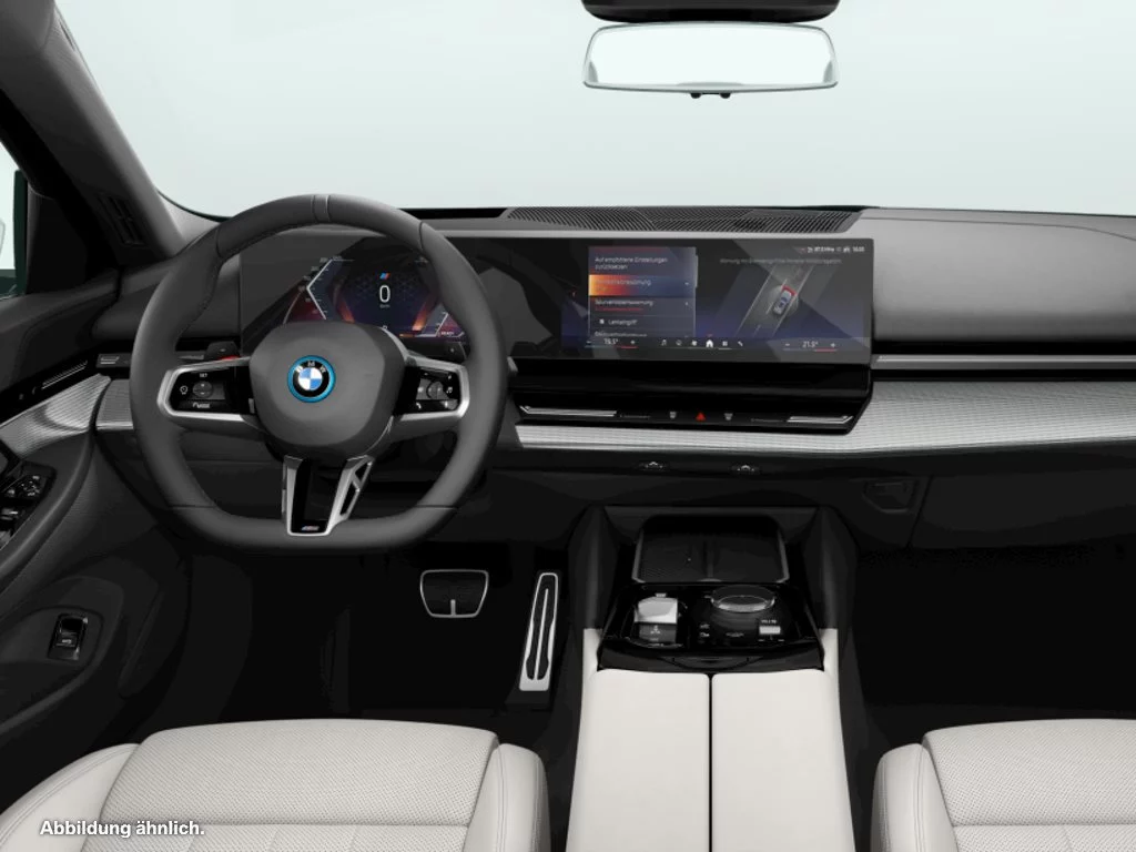 BMW 550e xDrive Touring