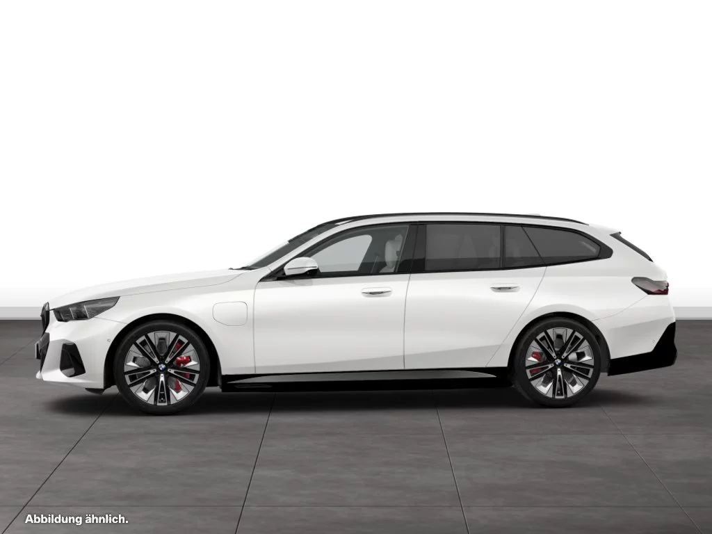 BMW 550e xDrive Touring
