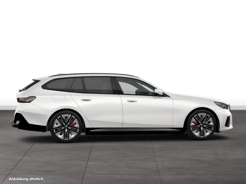 BMW 550e xDrive Touring