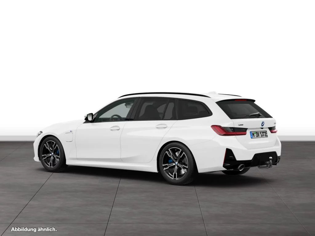 BMW 330e xDrive Touring